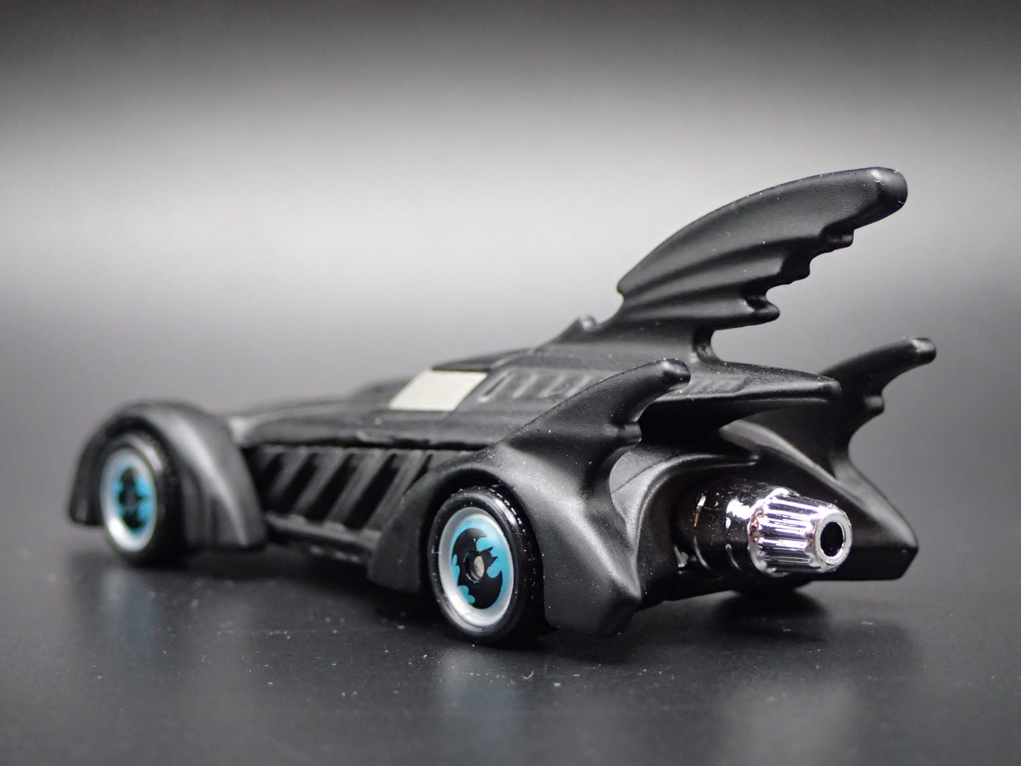 BATMAN FOREVER BATMOBILE BLACK 1:64 SCALE COLLECTIBLE DIORAMA DIECAST MODEL CAR