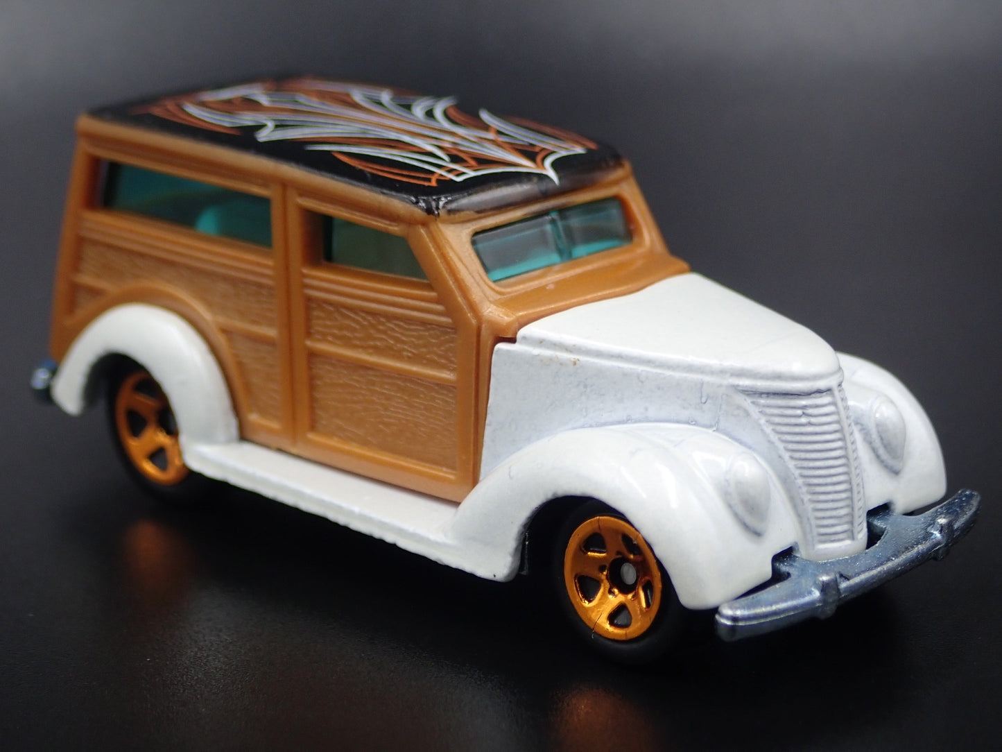 1937 37 FORD WOODY WOODIE HOT ROD WHITE 1:64 SCALE COLLECTIBLE DIECAST MODEL CAR