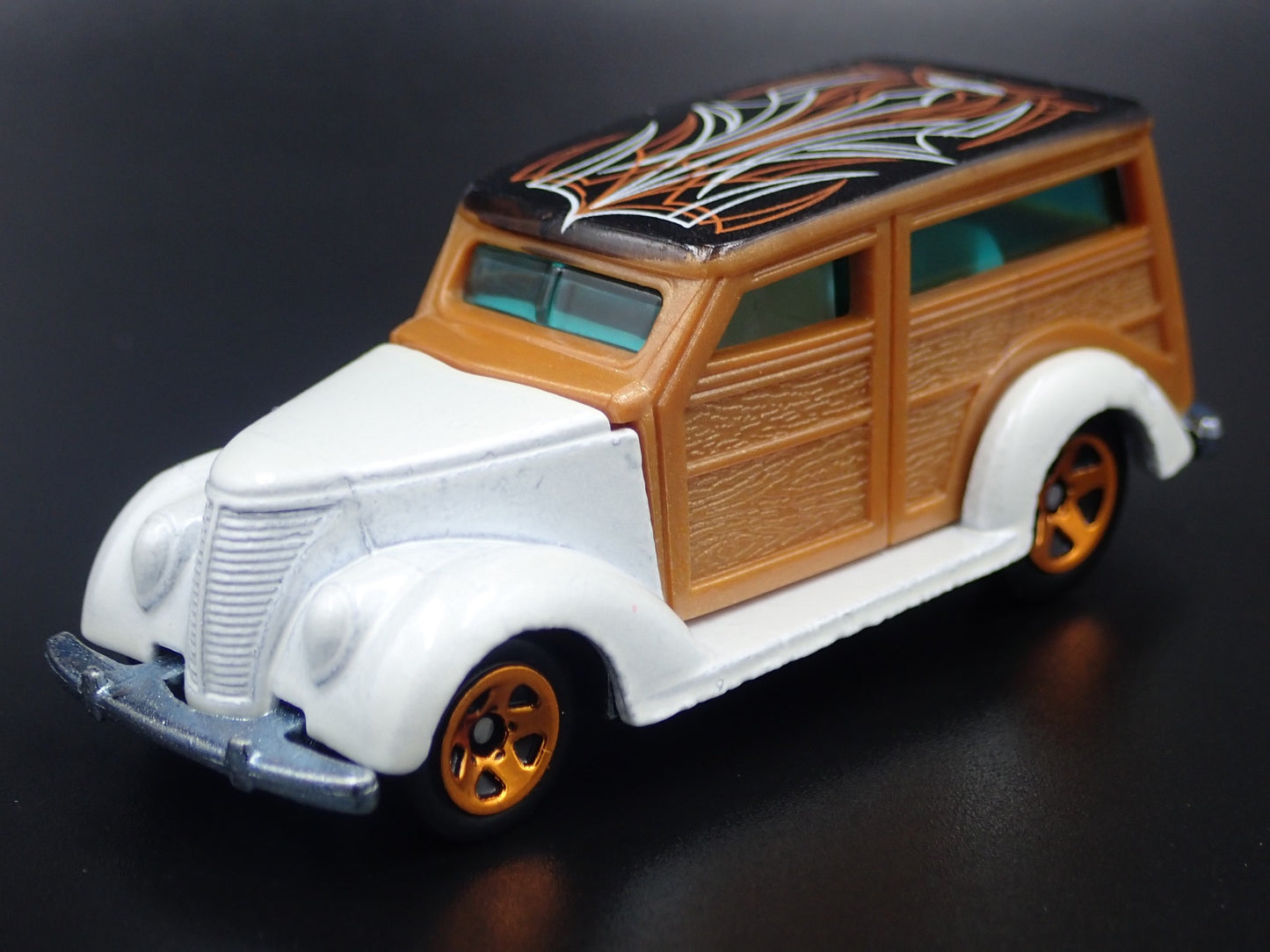 1937 37 FORD WOODY WOODIE HOT ROD WHITE 1:64 SCALE COLLECTIBLE DIECAST MODEL CAR
