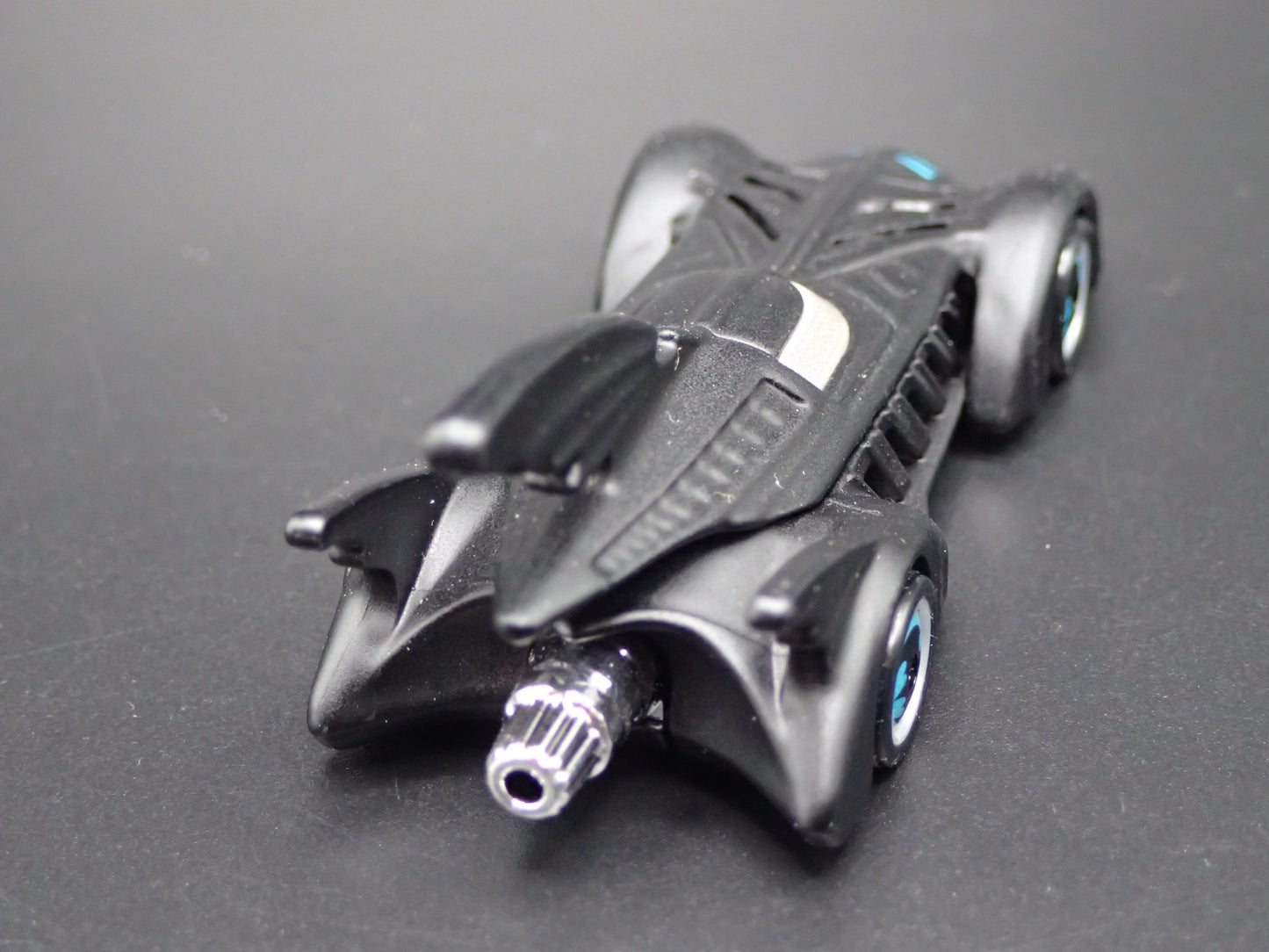 BATMAN FOREVER BATMOBILE BLACK 1:64 SCALE COLLECTIBLE DIORAMA DIECAST MODEL CAR
