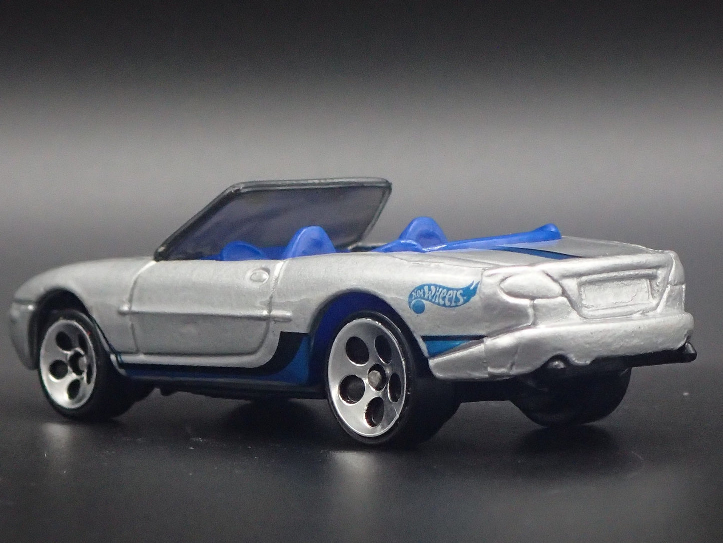 1996-2006 JAGUAR XK8 CONVERTIBLE SILVER 1/64 SCALE COLLECTIBLE DIECAST MODEL CAR