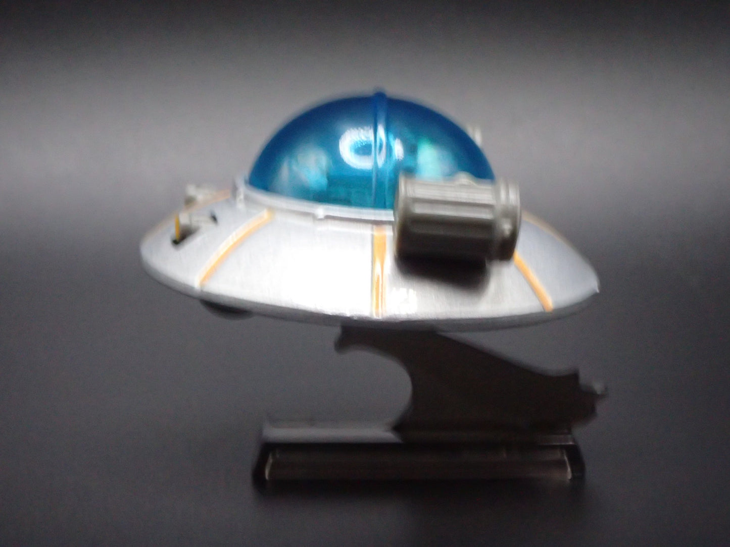 RICK AND MORTYS SPACE SHIP 1:64 SCALE COLLECTIBLE DIORAMA DIECAST MODEL CAR