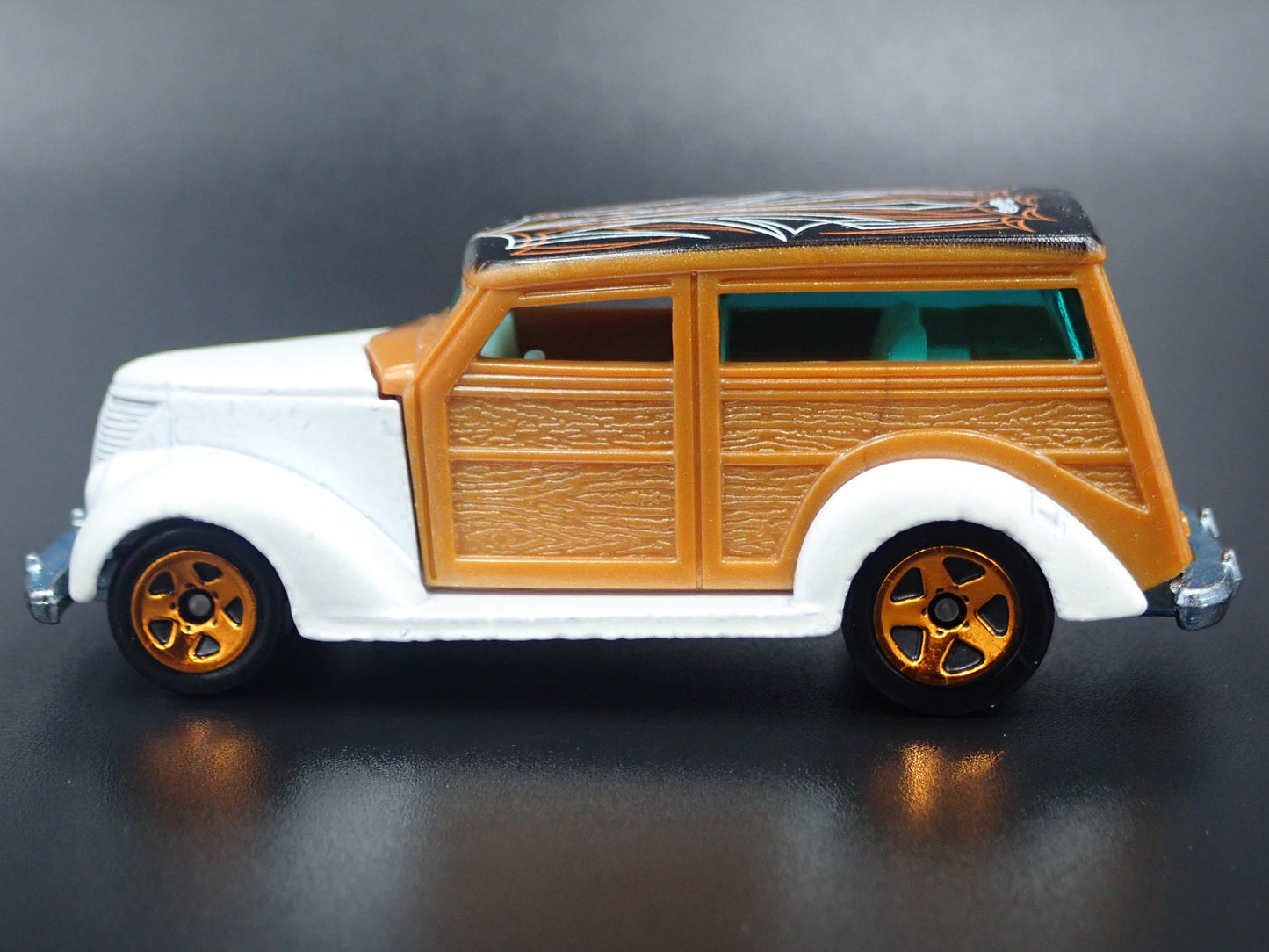 1937 37 FORD WOODY WOODIE HOT ROD WHITE 1:64 SCALE COLLECTIBLE DIECAST MODEL CAR