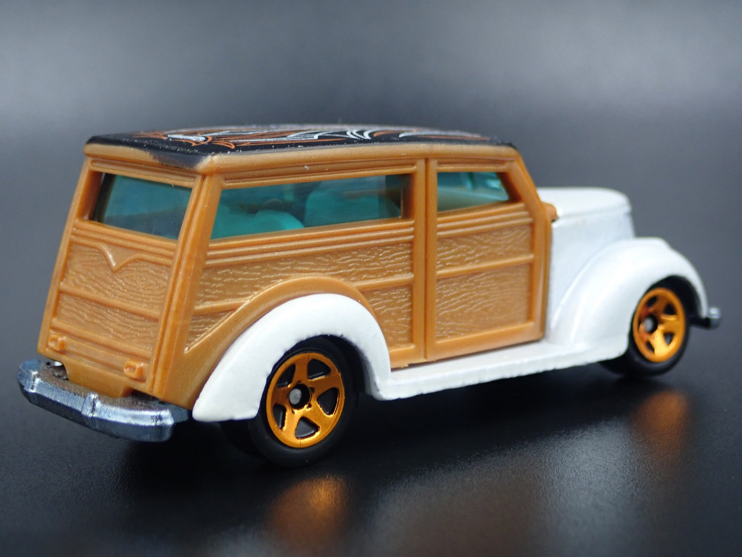 1937 37 FORD WOODY WOODIE HOT ROD WHITE 1:64 SCALE COLLECTIBLE DIECAST MODEL CAR
