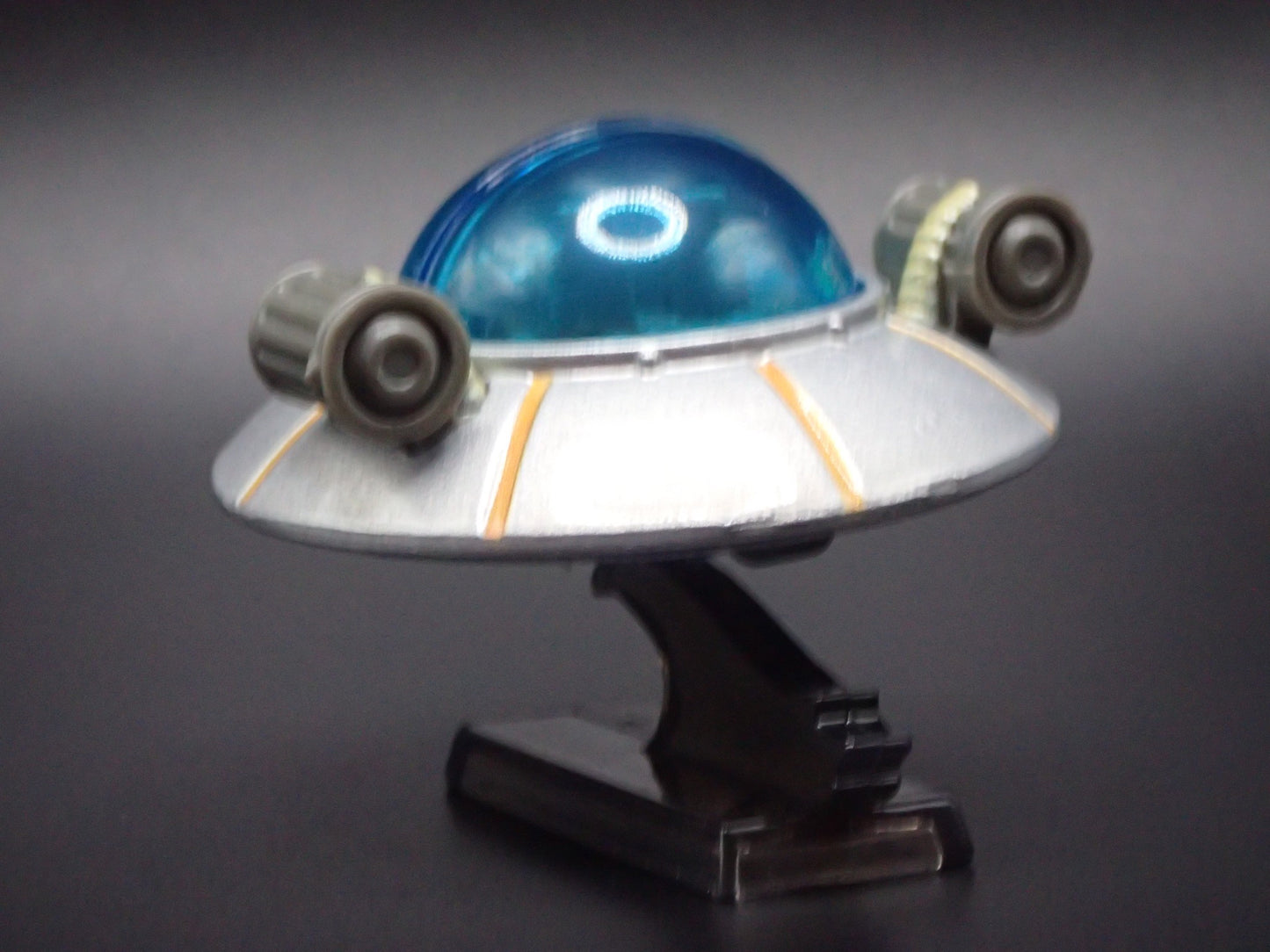 RICK AND MORTYS SPACE SHIP 1:64 SCALE COLLECTIBLE DIORAMA DIECAST MODEL CAR