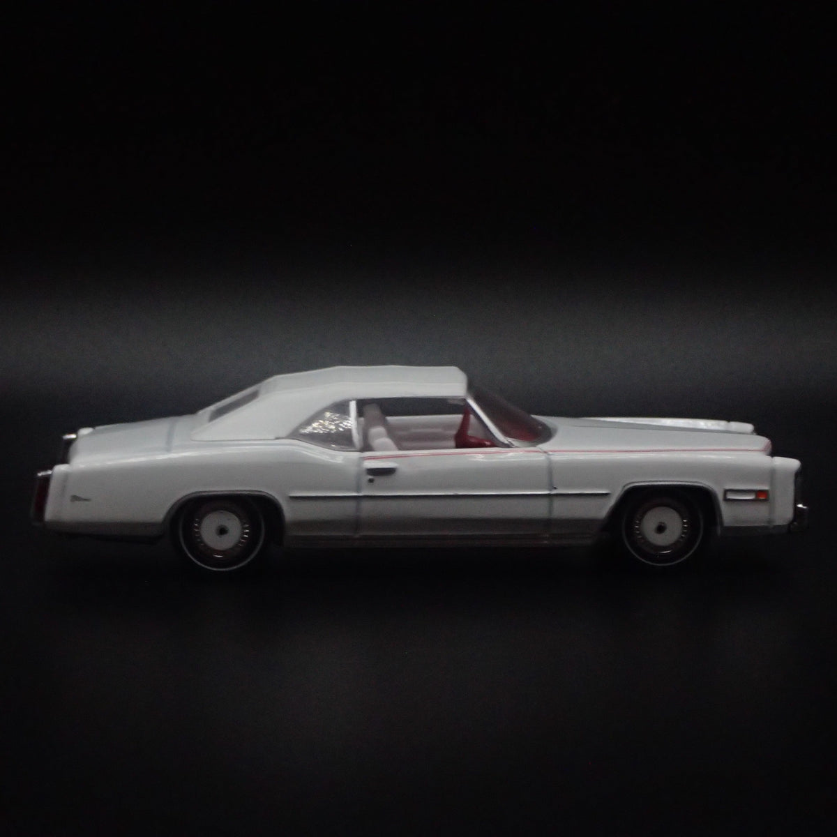 1976 76 CADDY CADILLAC ELDORADO CONVERTIBLE 1:64 SCALE DIORAMA DIECAST MODEL CAR-Burning Rubber Toy Company