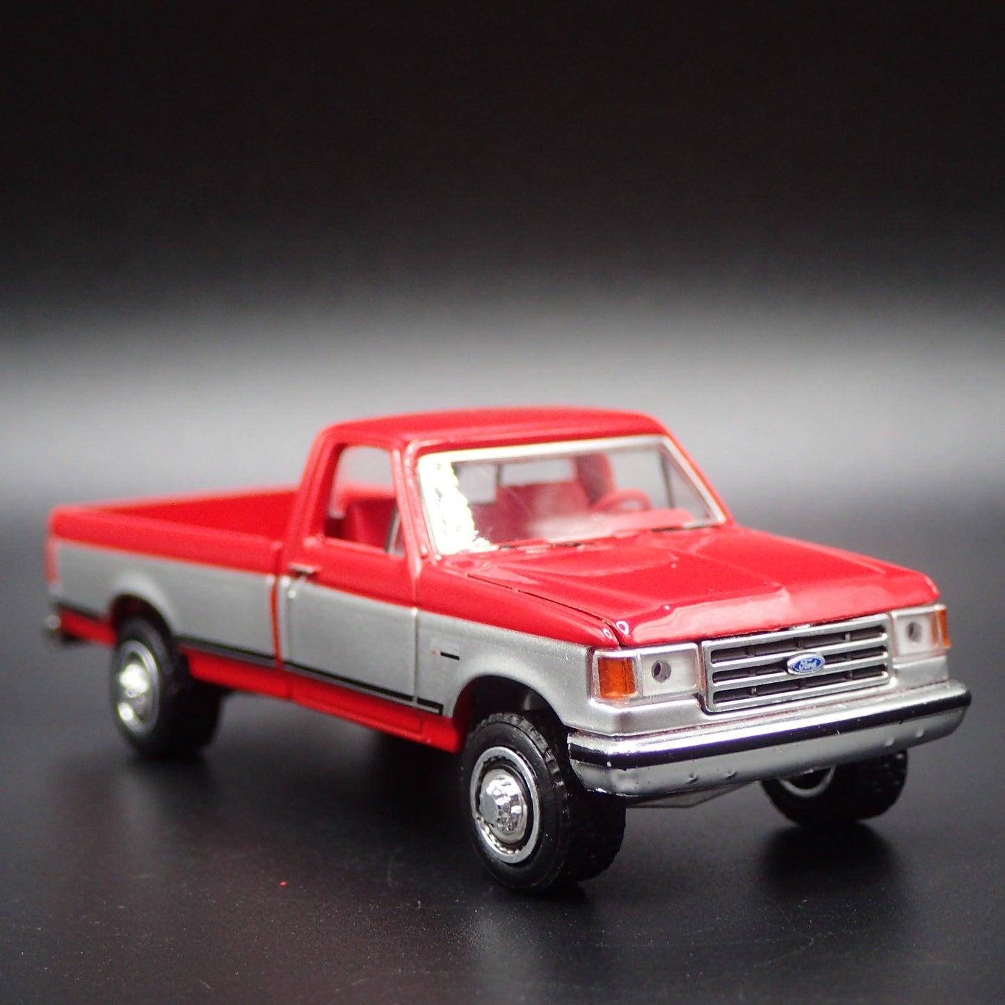 1987 87 FORD F150 SHORT BED PICKUP TRUCK 1/64 SCALE DIORAMA DIECAST MODEL CAR