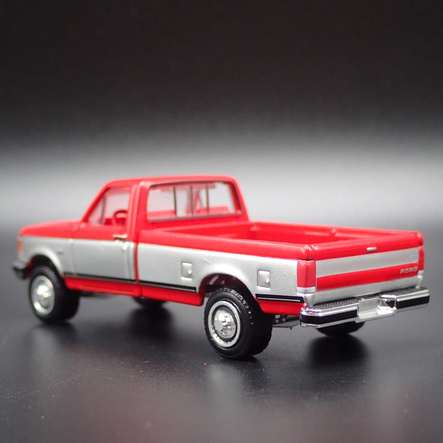 1987 87 FORD F150 SHORT BED PICKUP TRUCK 1/64 SCALE DIORAMA DIECAST MODEL CAR