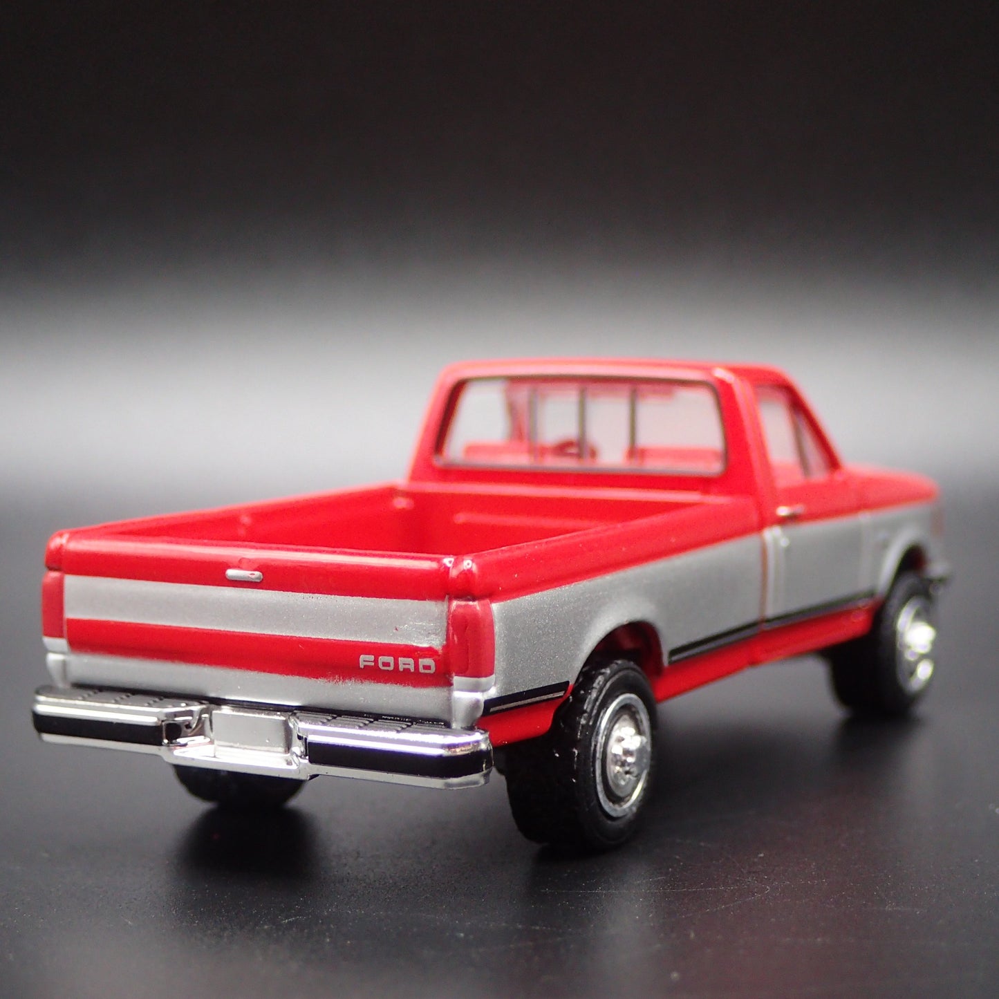 1987 87 FORD F150 SHORT BED PICKUP TRUCK 1/64 SCALE DIORAMA DIECAST MODEL CAR
