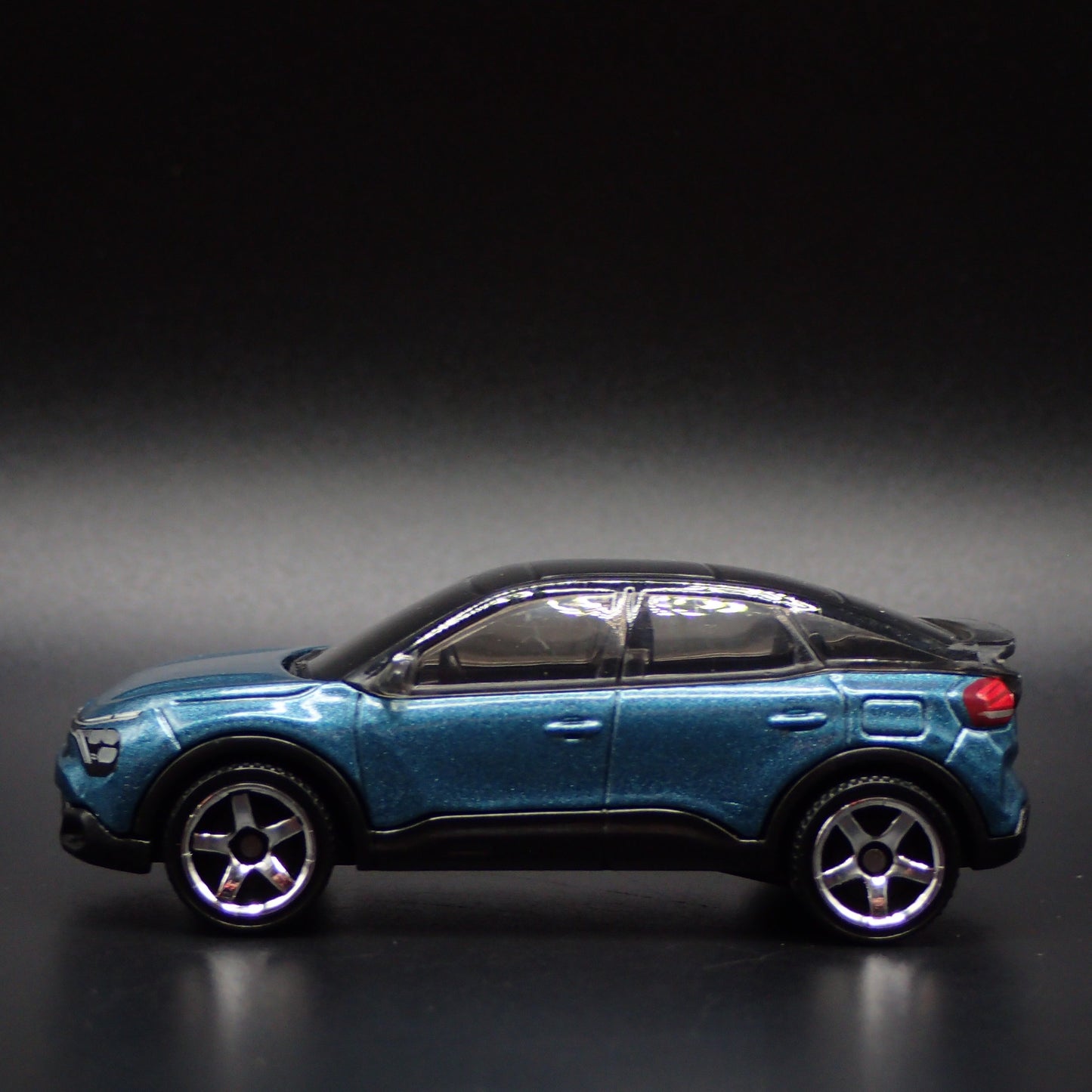 2020-2025 CITROEN E-C4 SUV BLUE 1:64 SCALE COLLECTIBLE DIORAMA DIECAST MODEL CAR