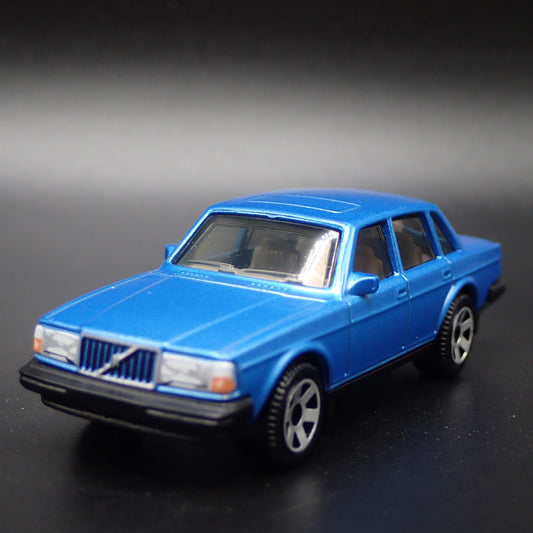 VOLVO 240 4 FOUR DOOR BLUE 1:64 SCALE COLLECTIBLE DIORAMA DIECAST MODEL CAR