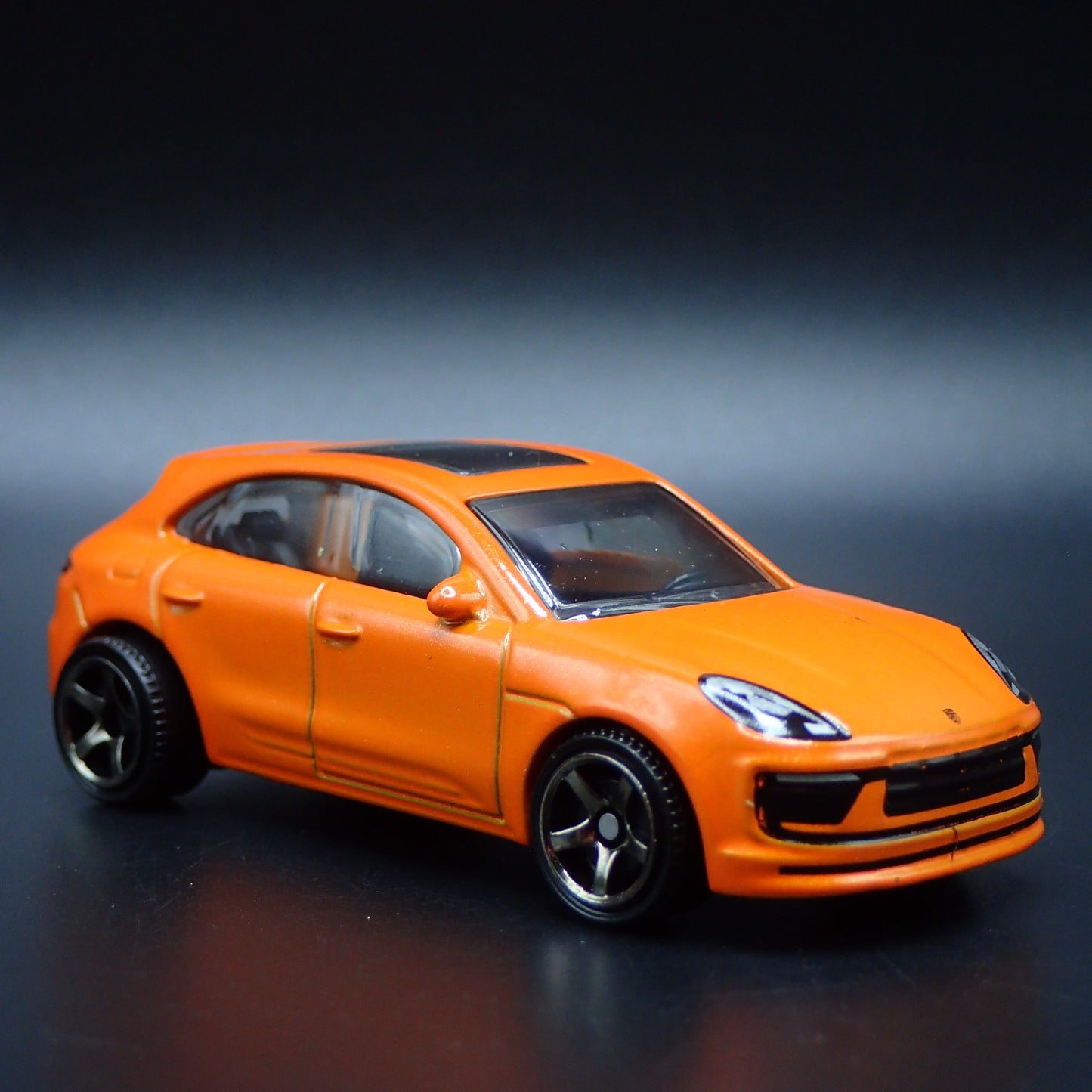 2014-2023 PORSCHE MACAN SUV 1:64 SCALE COLLECTIBLE DIORAMA DIECAST MODEL CAR