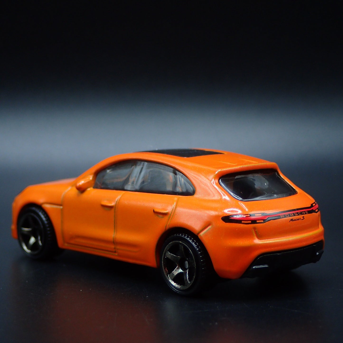 2014-2023 PORSCHE MACAN SUV 1:64 SCALE COLLECTIBLE DIORAMA DIECAST MODEL CAR