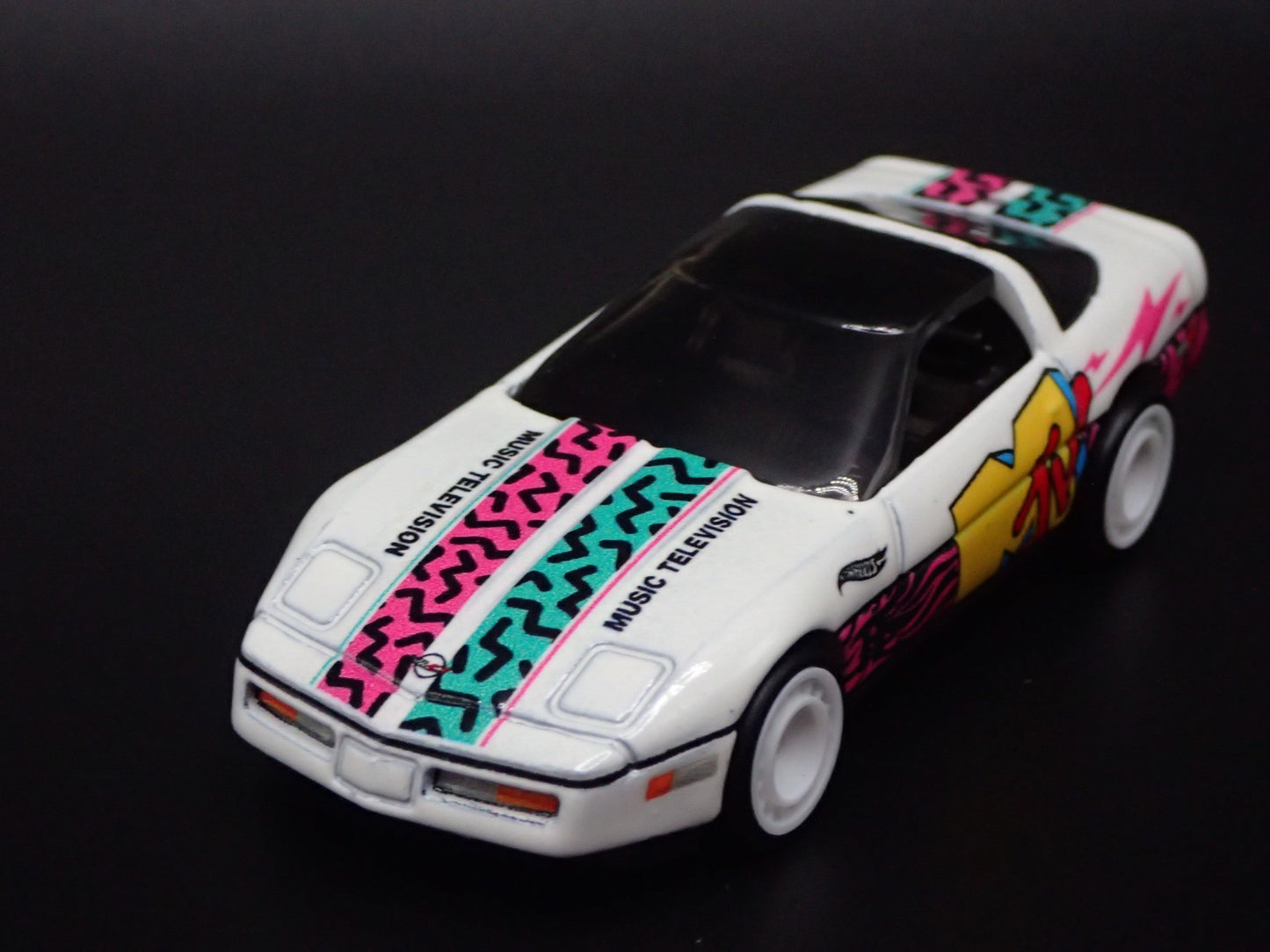 1984-1996 C4 CHEVY CHEVROLET CORVETTE MTV 1:64 SCALE DIORAMA DIECAST MODEL CAR