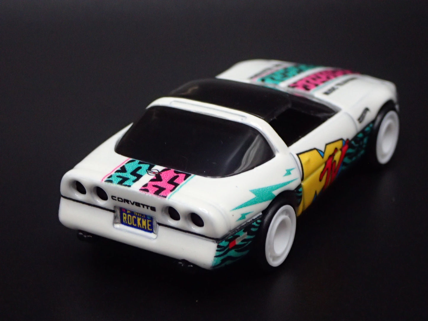 1984-1996 C4 CHEVY CHEVROLET CORVETTE MTV 1:64 SCALE DIORAMA DIECAST MODEL CAR