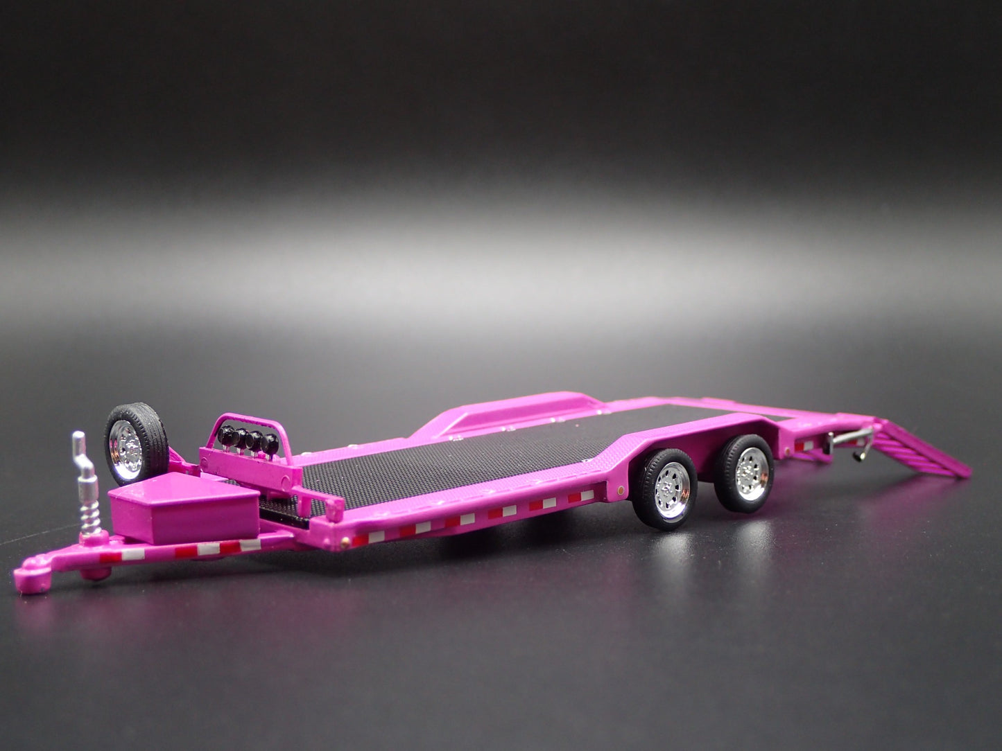 HEAVY DUTY FLATBED TRAILER W/ RUBBER TIRES 1/64 SCALE DIORAMA DIECAST MODEL