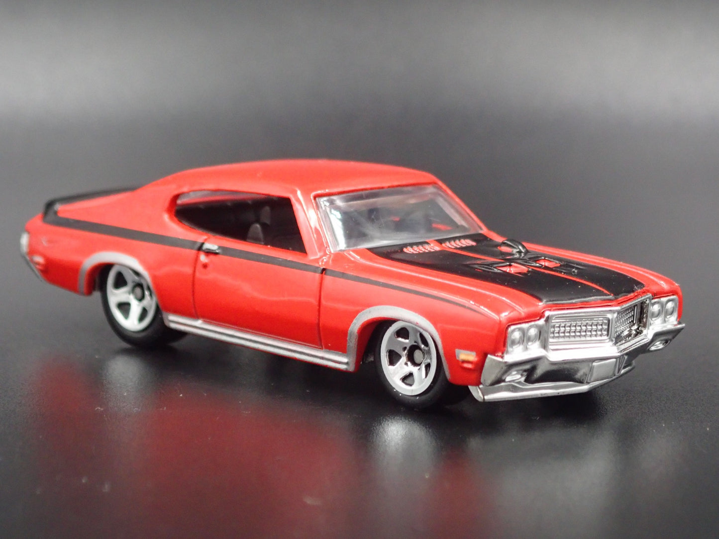 1970 70 BUICK GSX RED 1:64 SCALE LIMITED COLLECTIBLE DIORAMA DIECAST MODEL CAR