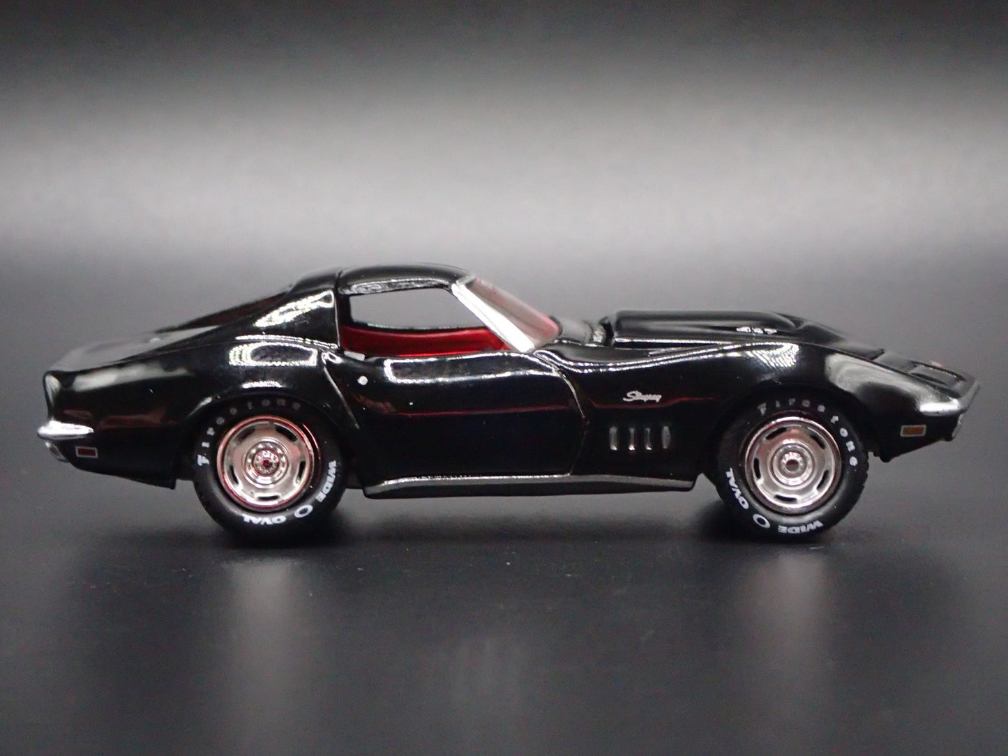 1969 69 CHEVROLET CHEVY CORVETTE L88 BLACK 1:64 SCALE DIORAMA DIECAST MODEL CAR