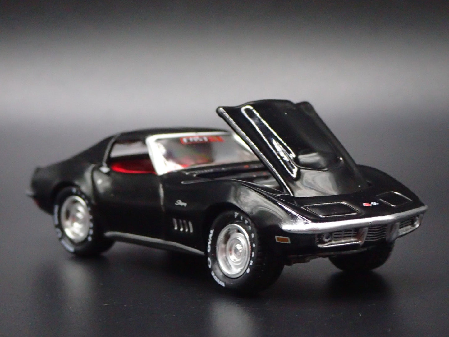 1969 69 CHEVROLET CHEVY CORVETTE L88 BLACK 1:64 SCALE DIORAMA DIECAST MODEL CAR