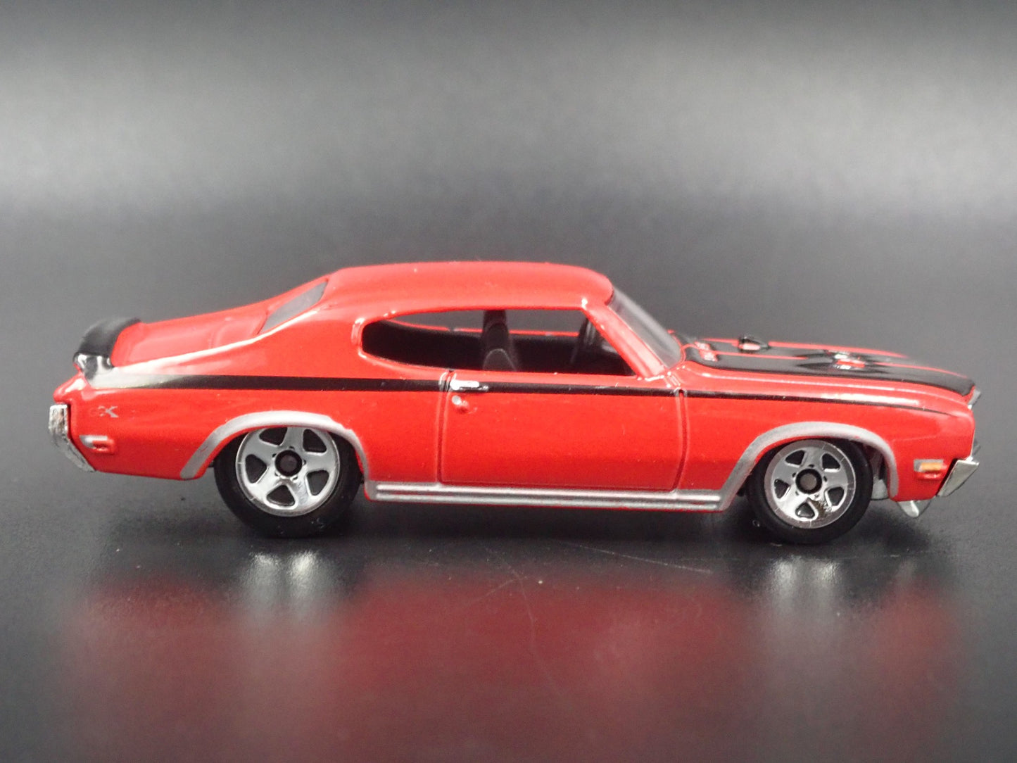 1970 70 BUICK GSX RED 1:64 SCALE LIMITED COLLECTIBLE DIORAMA DIECAST MODEL CAR