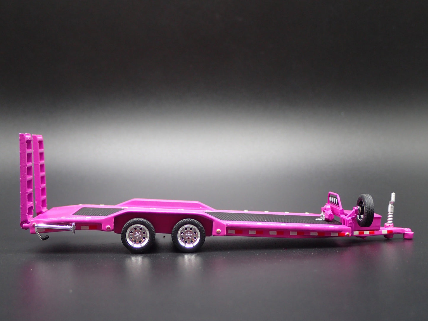 HEAVY DUTY FLATBED TRAILER W/ RUBBER TIRES 1/64 SCALE DIORAMA DIECAST MODEL