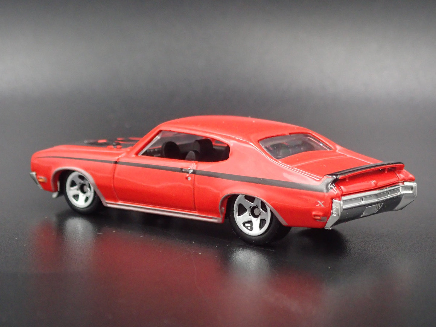 1970 70 BUICK GSX RED 1:64 SCALE LIMITED COLLECTIBLE DIORAMA DIECAST MODEL CAR
