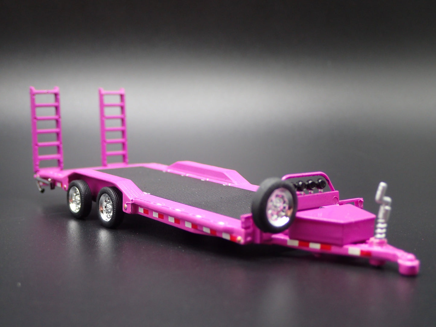 HEAVY DUTY FLATBED TRAILER W/ RUBBER TIRES 1/64 SCALE DIORAMA DIECAST MODEL