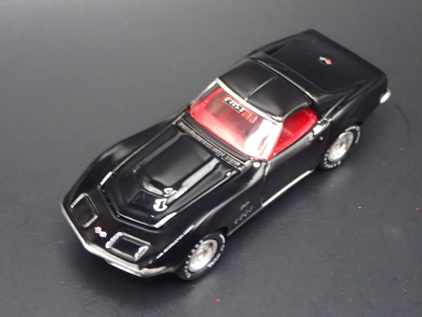 1969 69 CHEVROLET CHEVY CORVETTE L88 BLACK 1:64 SCALE DIORAMA DIECAST MODEL CAR