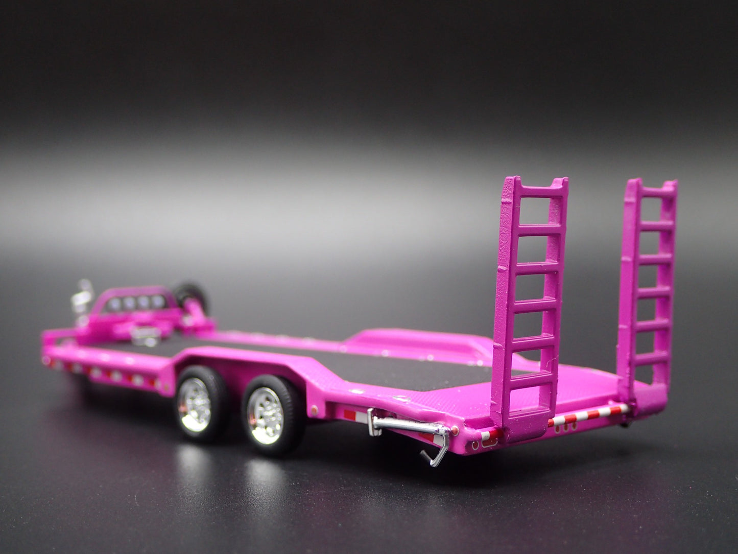 HEAVY DUTY FLATBED TRAILER W/ RUBBER TIRES 1/64 SCALE DIORAMA DIECAST MODEL