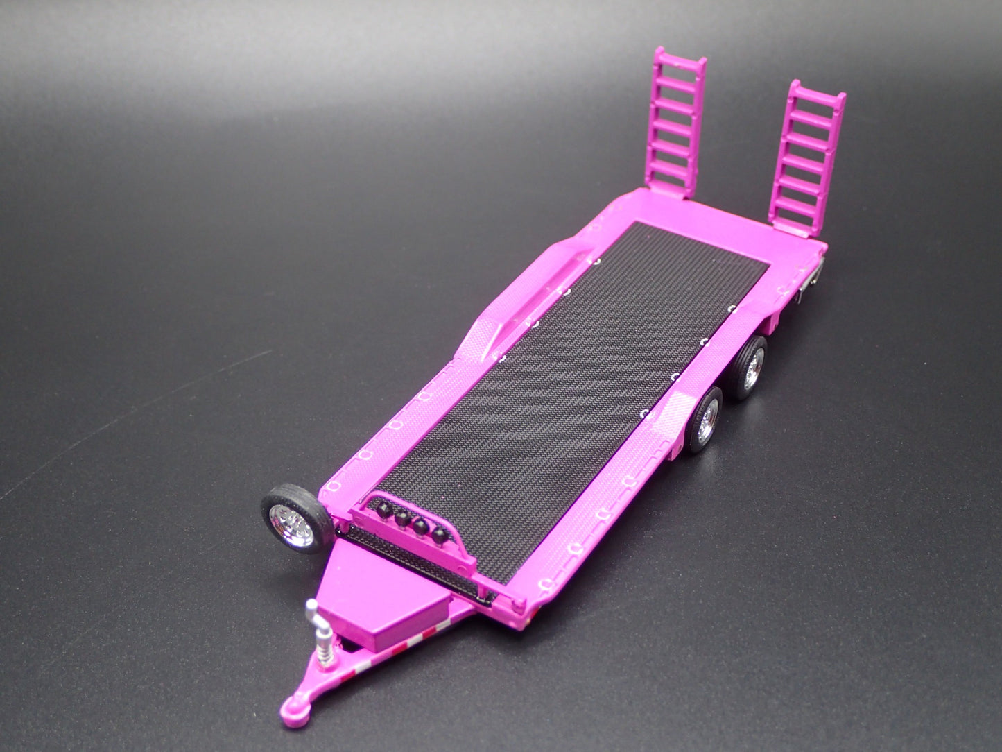 HEAVY DUTY FLATBED TRAILER W/ RUBBER TIRES 1/64 SCALE DIORAMA DIECAST MODEL