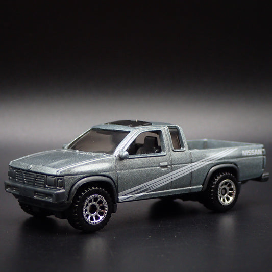 1995 95 NISSAN HARDBODY PICKUP TRUCK D21 W HITCH 1:64 SCALE DIECAST MODEL CAR