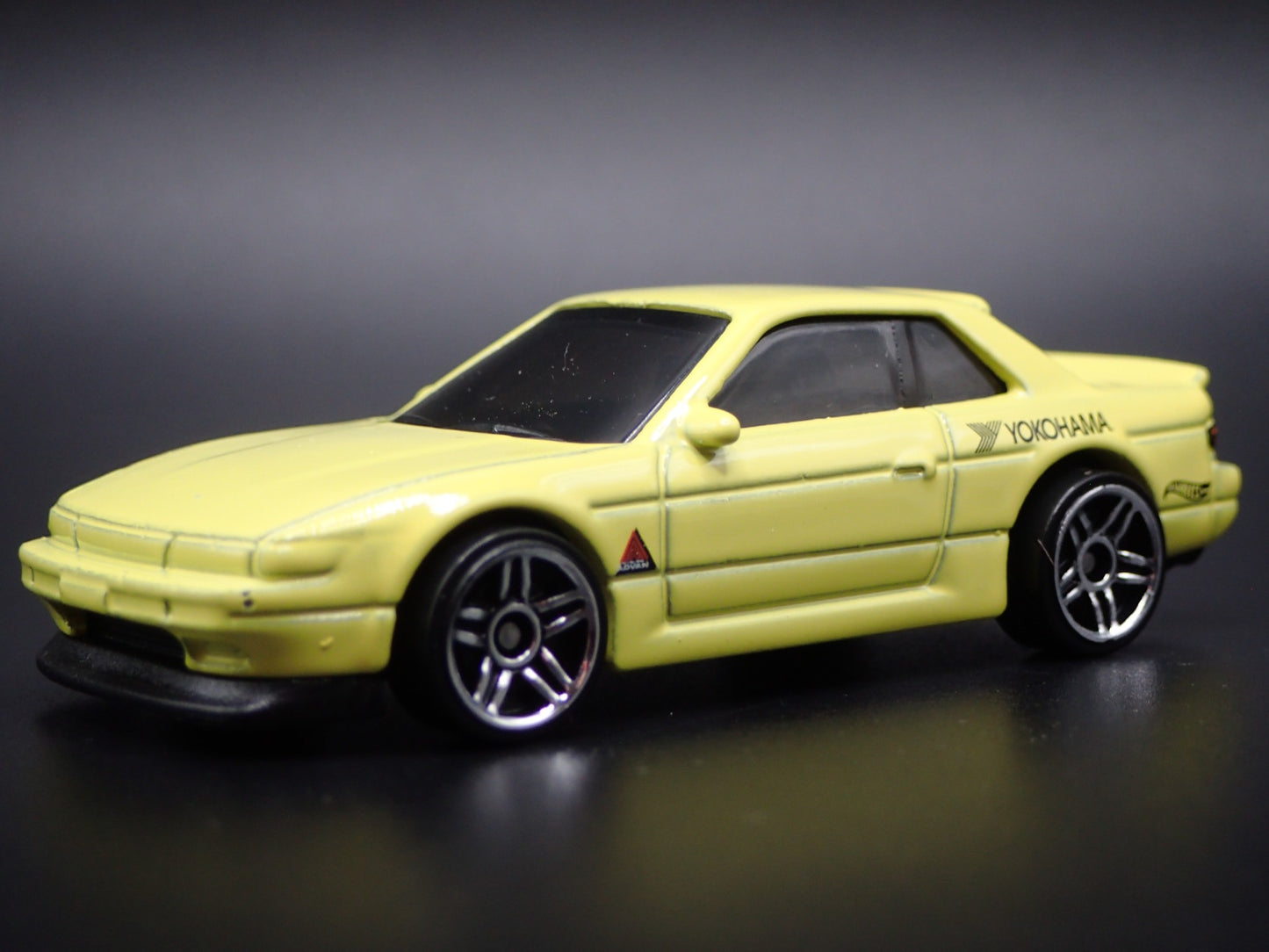 1988-1993 NISSAN SILVIA S13 YOKOHAMA 1:64 SCALE DIORAMA DIECAST MODEL CAR