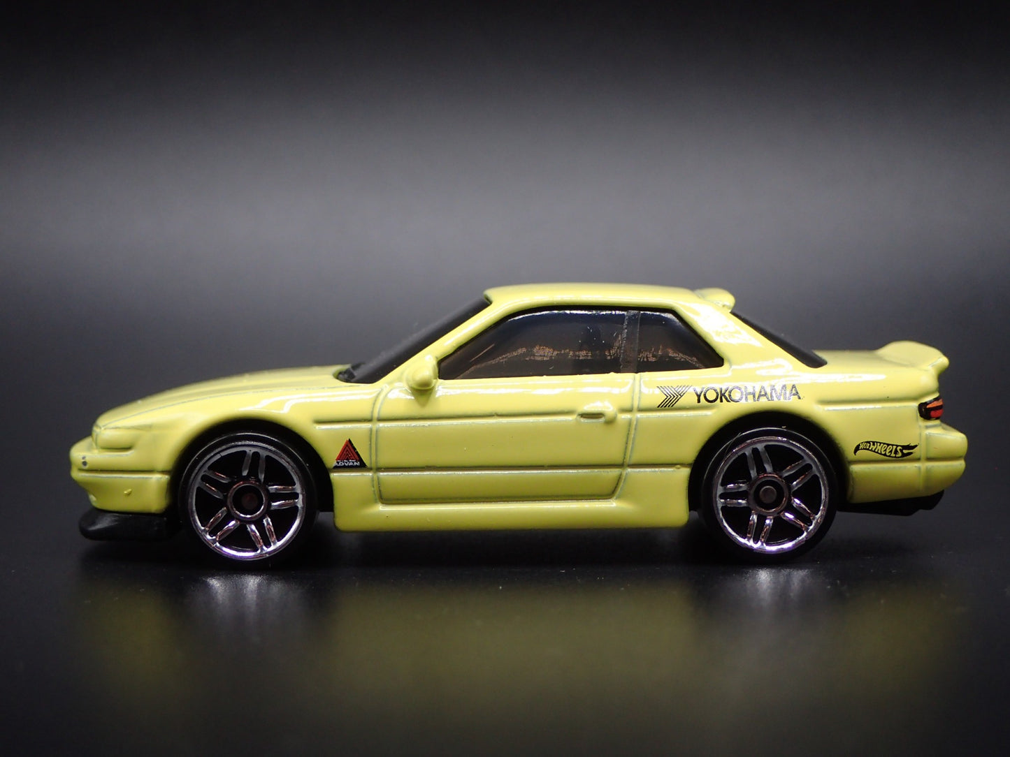 1988-1993 NISSAN SILVIA S13 YOKOHAMA 1:64 SCALE DIORAMA DIECAST MODEL CAR