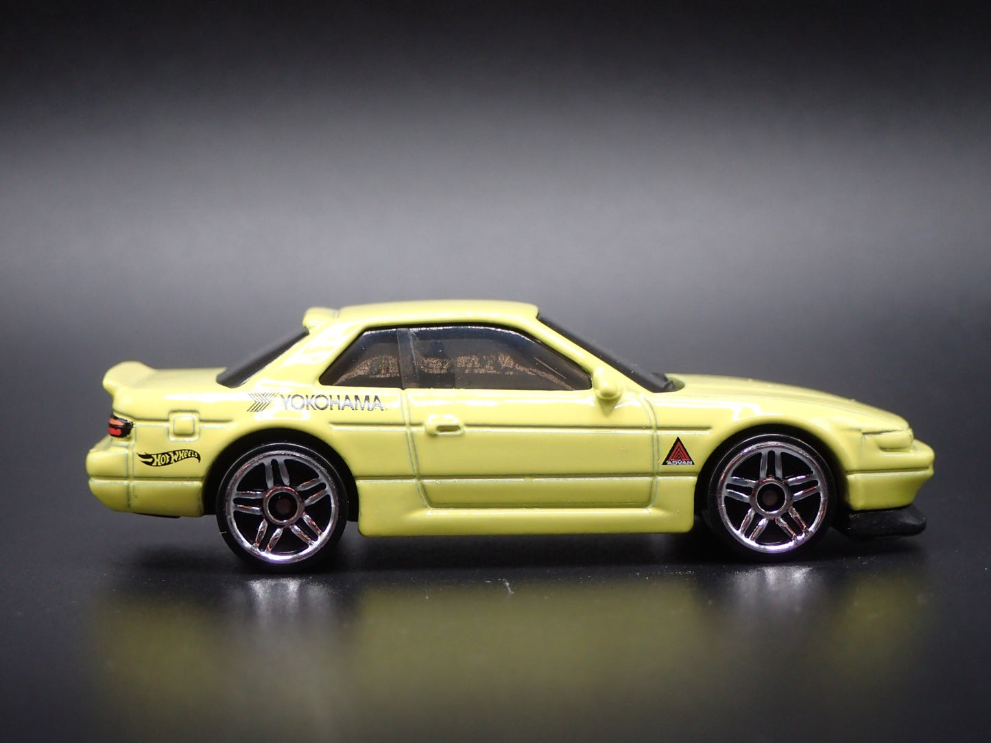 1988-1993 NISSAN SILVIA S13 YOKOHAMA 1:64 SCALE DIORAMA DIECAST MODEL CAR
