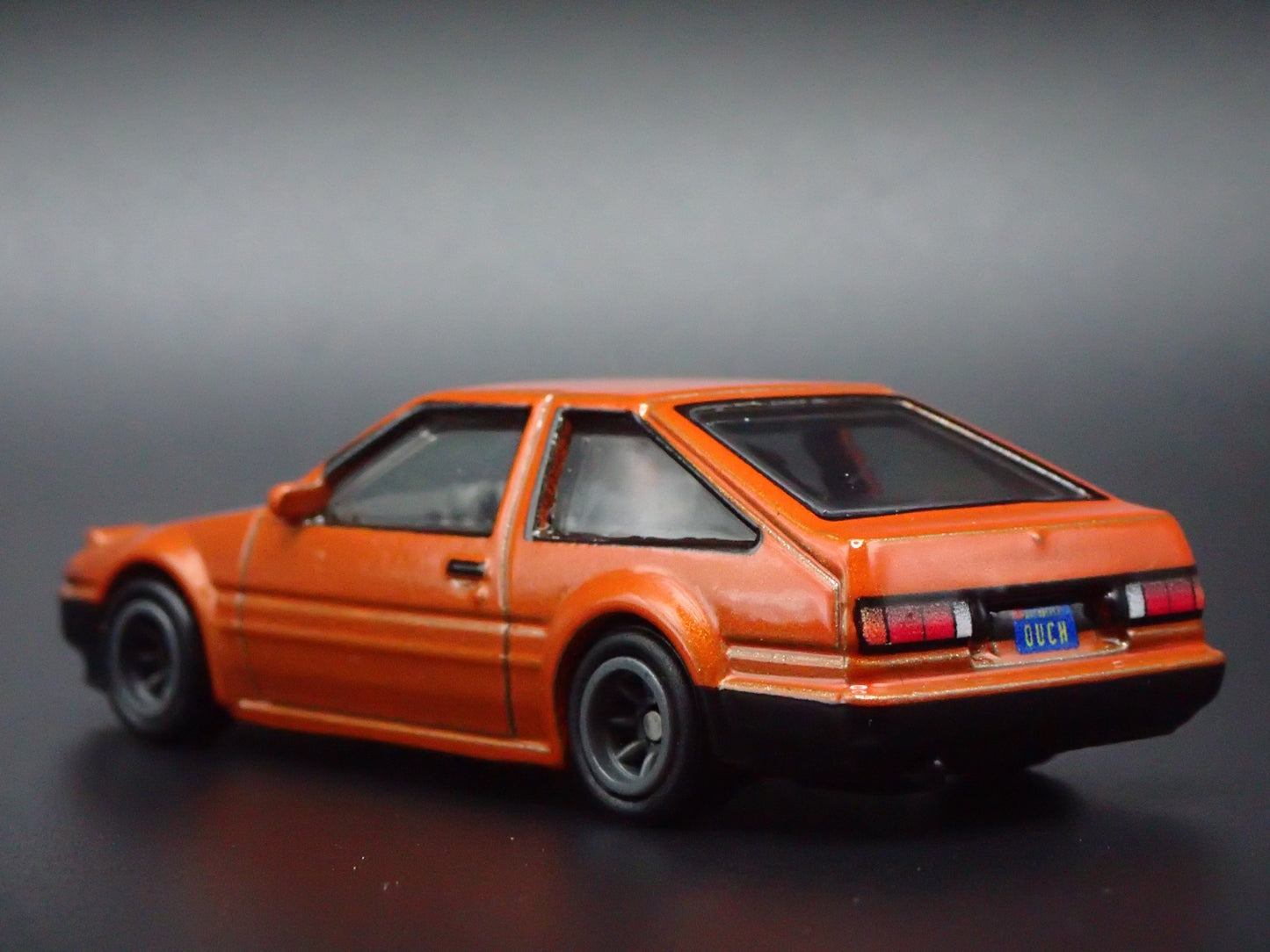 1983-1987 TOYOTA AE86 COROLLA ORANGE 1/64 SCALE DIORAMA DIECAST MODEL CAR