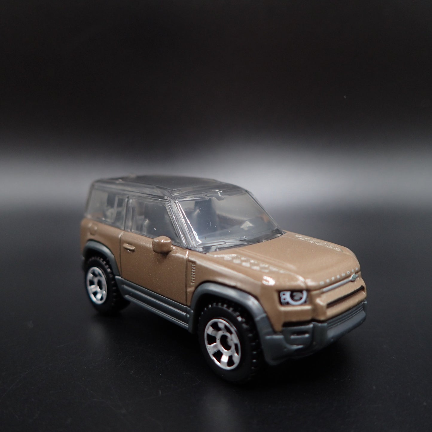 2020-2025 LAND ROVER DEFENDER 90 BROWN 1/64 SCALE DIORAMA DIECAST MODEL CAR