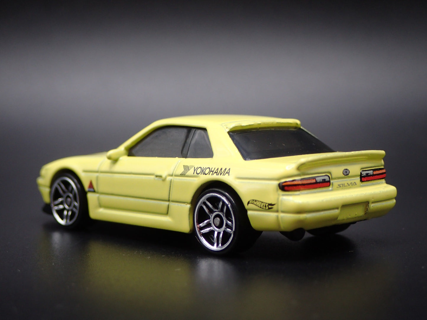 1988-1993 NISSAN SILVIA S13 YOKOHAMA 1:64 SCALE DIORAMA DIECAST MODEL CAR