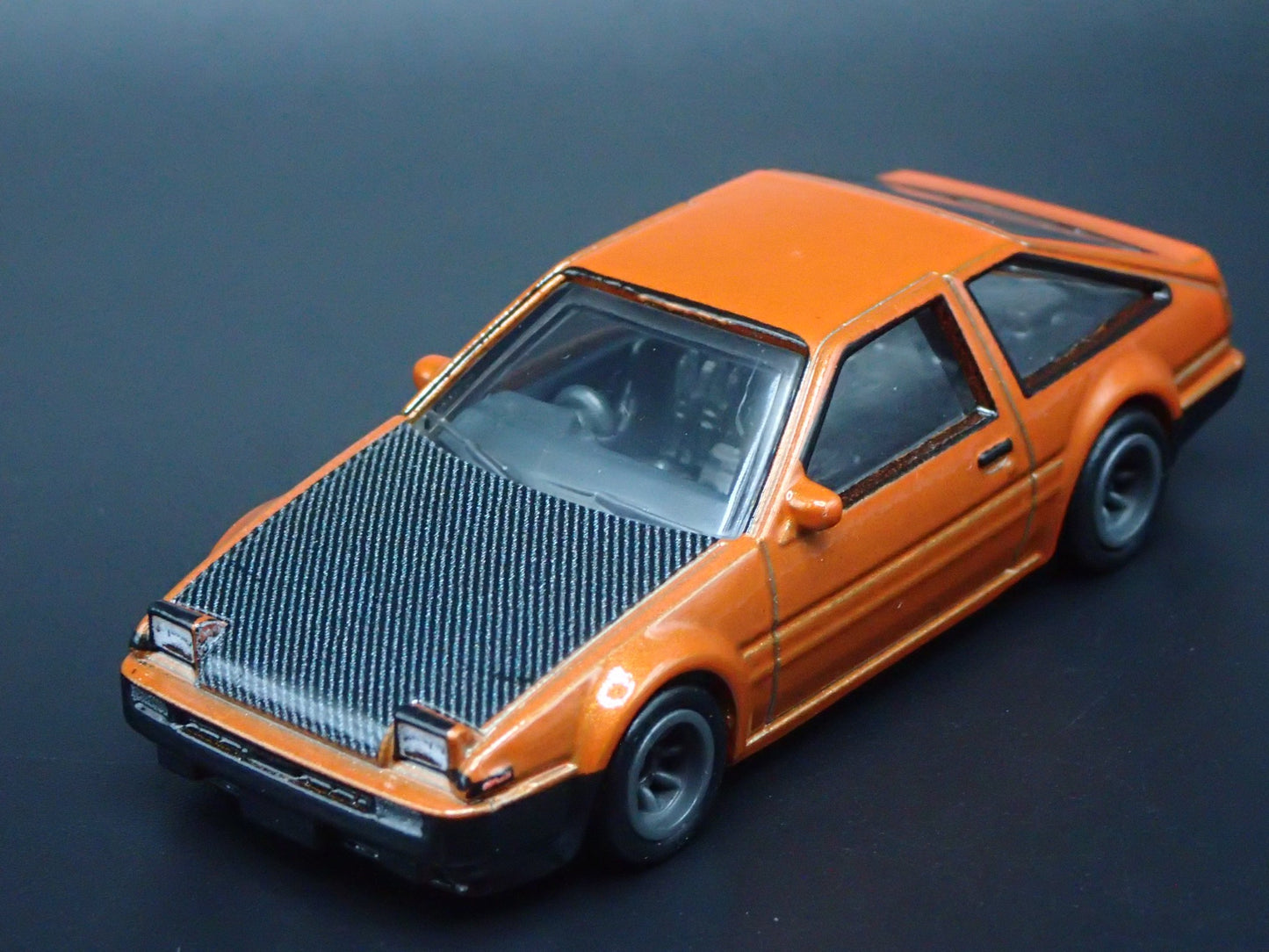 1983-1987 TOYOTA AE86 COROLLA ORANGE 1/64 SCALE DIORAMA DIECAST MODEL CAR