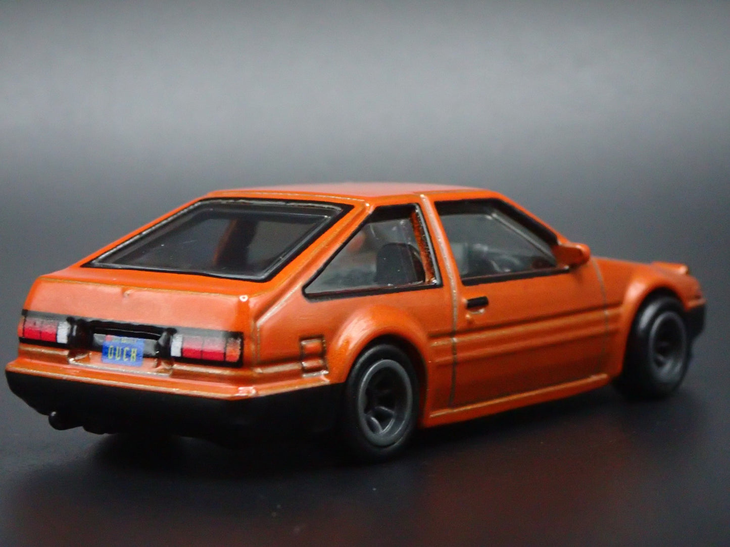 1983-1987 TOYOTA AE86 COROLLA ORANGE 1/64 SCALE DIORAMA DIECAST MODEL CAR