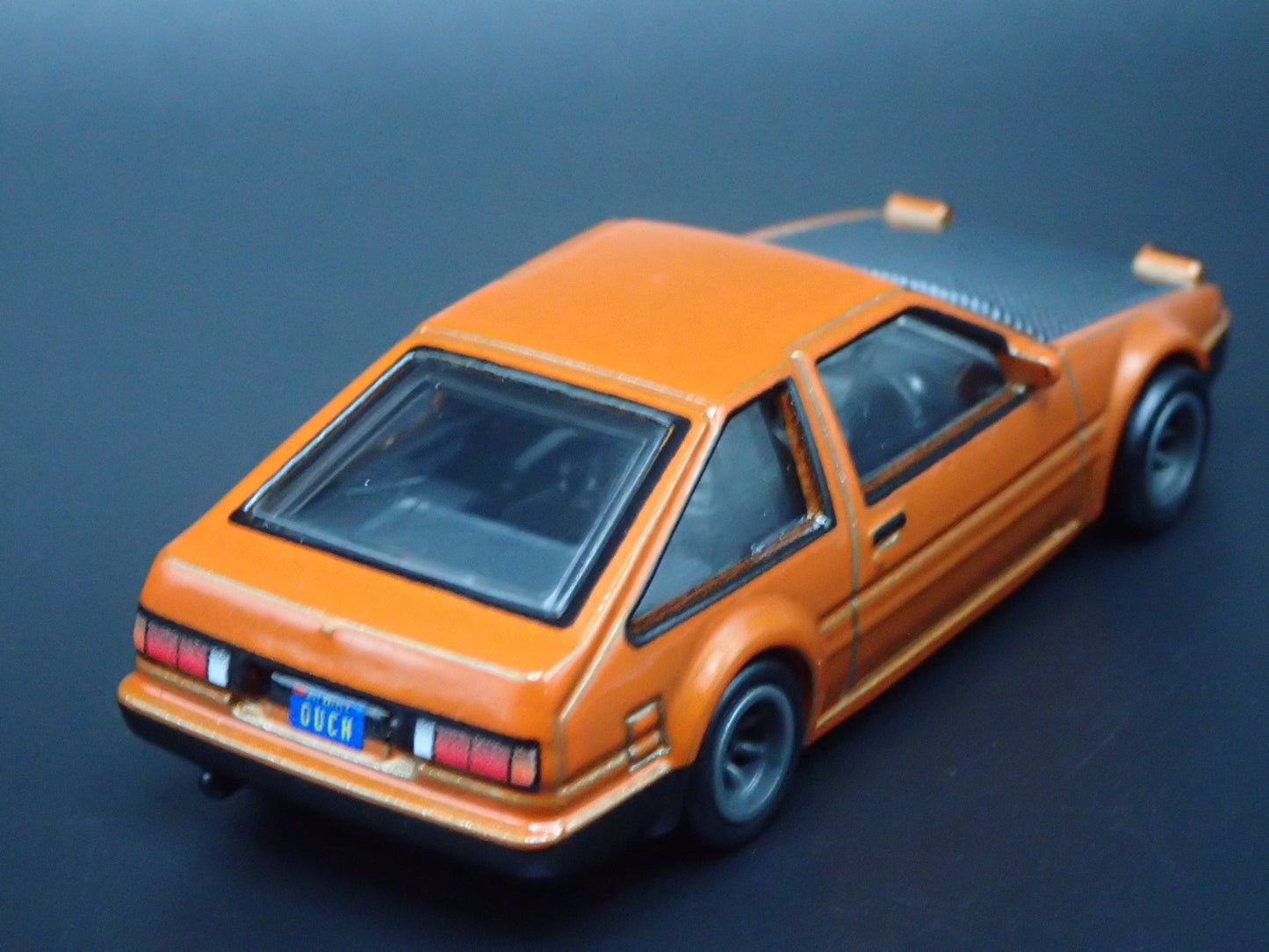 1983-1987 TOYOTA AE86 COROLLA ORANGE 1/64 SCALE DIORAMA DIECAST MODEL CAR