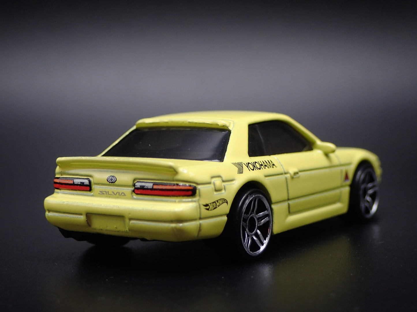 1988-1993 NISSAN SILVIA S13 YOKOHAMA 1:64 SCALE DIORAMA DIECAST MODEL CAR