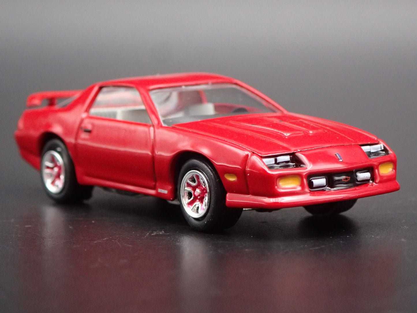 1991 91 CHEVY CHEVROLET CAMARO Z28 1LE RED 1:64 SCALE DIORAMA DIECAST MODEL CAR