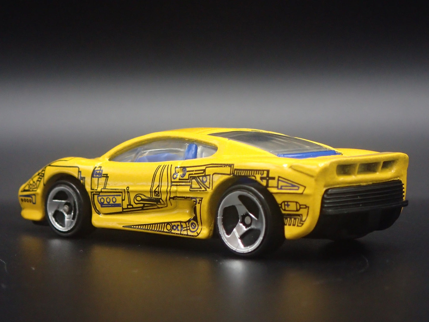 1992-1994 JAGUAR XJ220 YELLOW 1/64 SCALE COLLECTIBLE DIORAMA DIECAST MODEL CAR