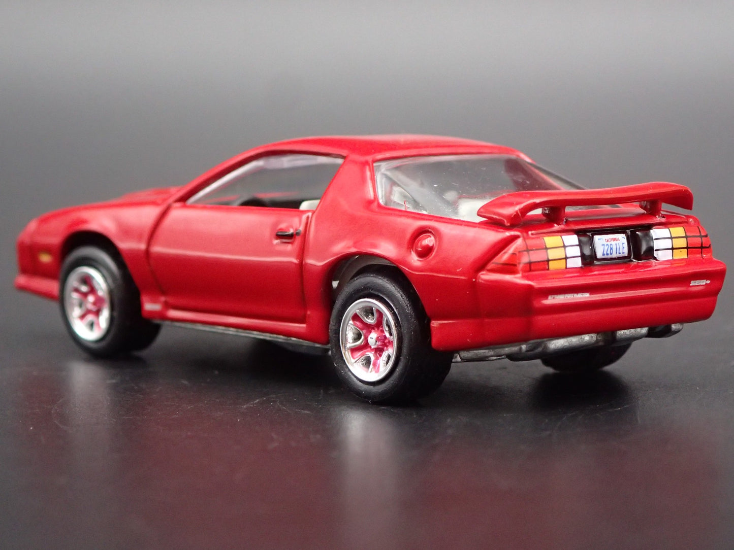 1991 91 CHEVY CHEVROLET CAMARO Z28 1LE RED 1:64 SCALE DIORAMA DIECAST MODEL CAR
