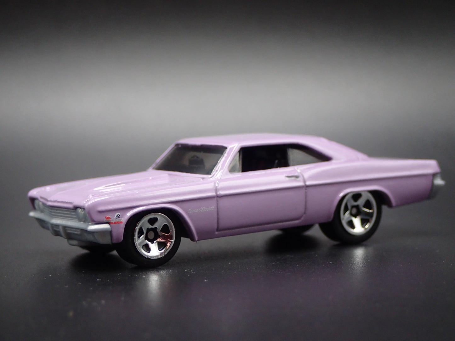 1966 66 CHEVY CHEVROLET IMPALA PURPLE 1:64 SCALE DIORAMA DIECAST MODEL CAR