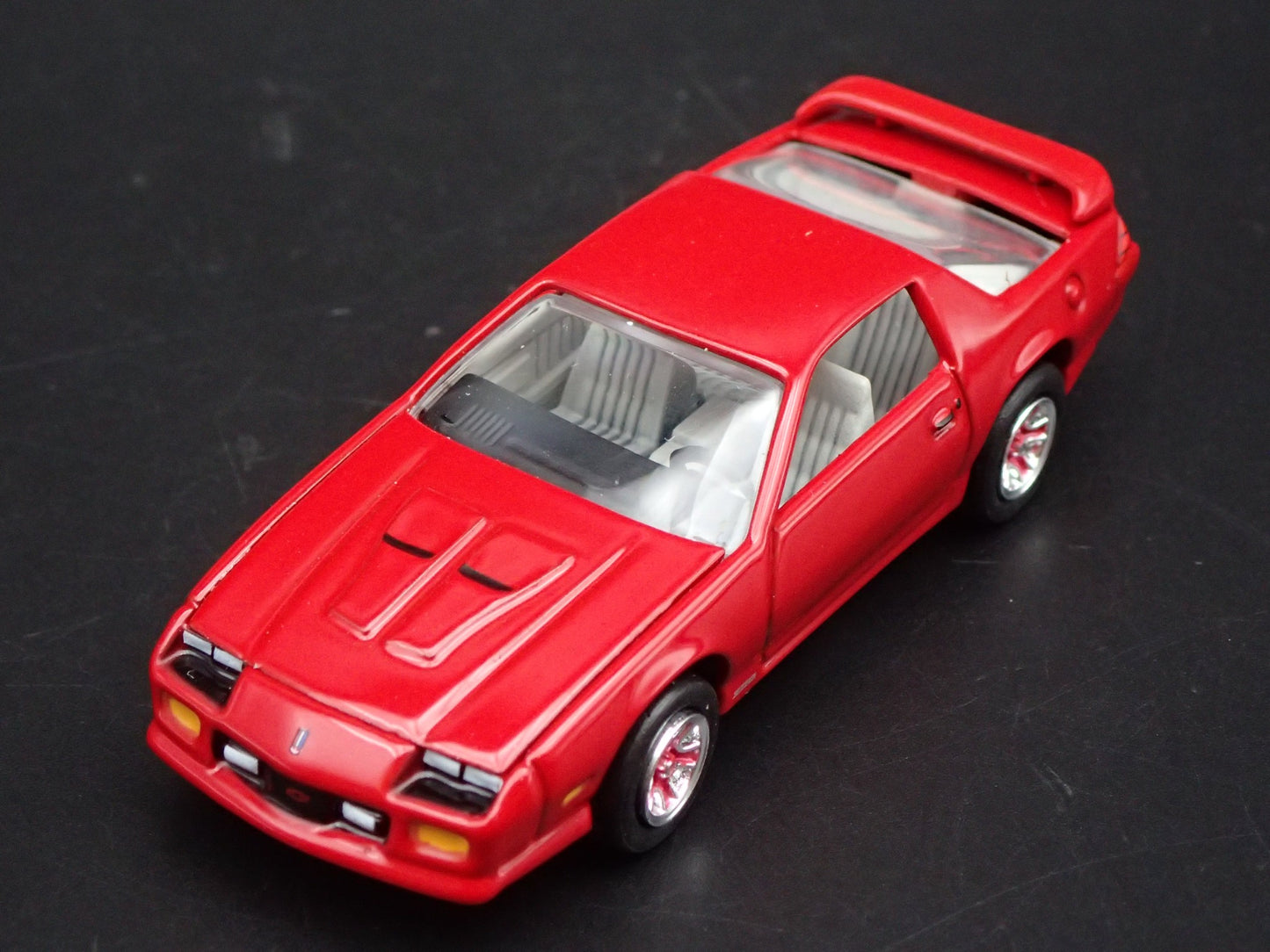 1991 91 CHEVY CHEVROLET CAMARO Z28 1LE RED 1:64 SCALE DIORAMA DIECAST MODEL CAR