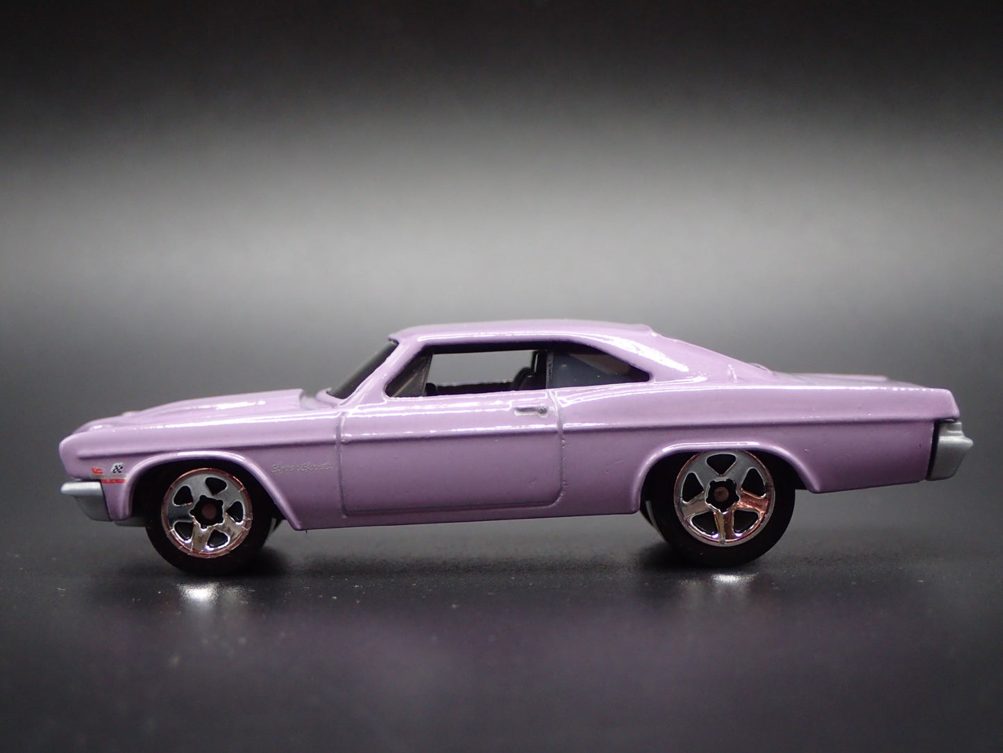 1966 66 CHEVY CHEVROLET IMPALA PURPLE 1:64 SCALE DIORAMA DIECAST MODEL CAR
