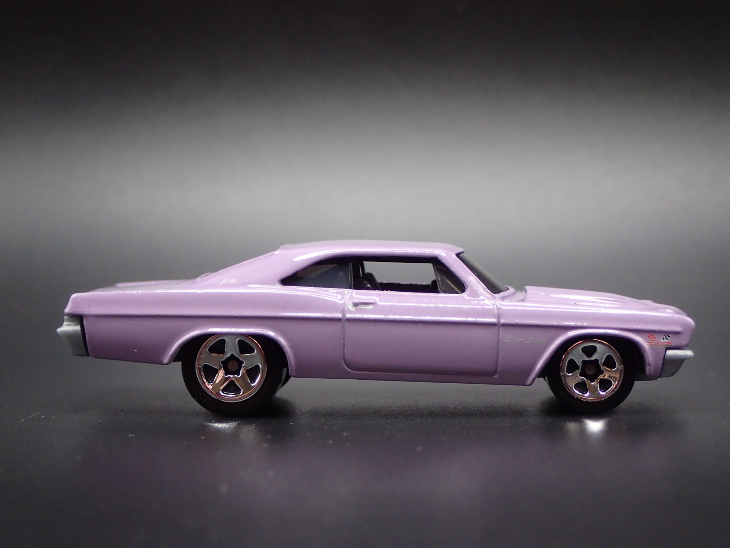 1966 66 CHEVY CHEVROLET IMPALA PURPLE 1:64 SCALE DIORAMA DIECAST MODEL CAR
