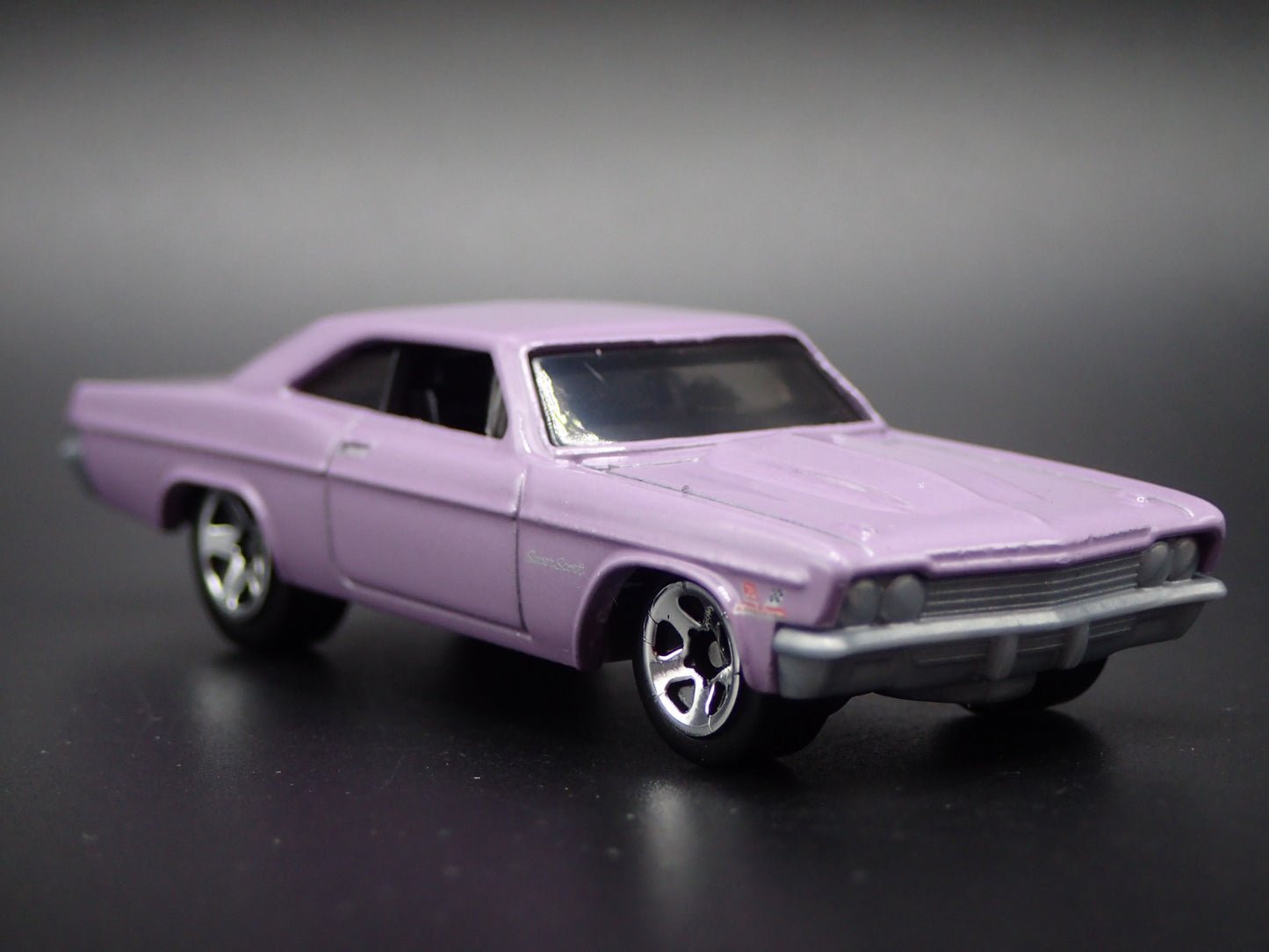 1966 66 CHEVY CHEVROLET IMPALA PURPLE 1:64 SCALE DIORAMA DIECAST MODEL CAR