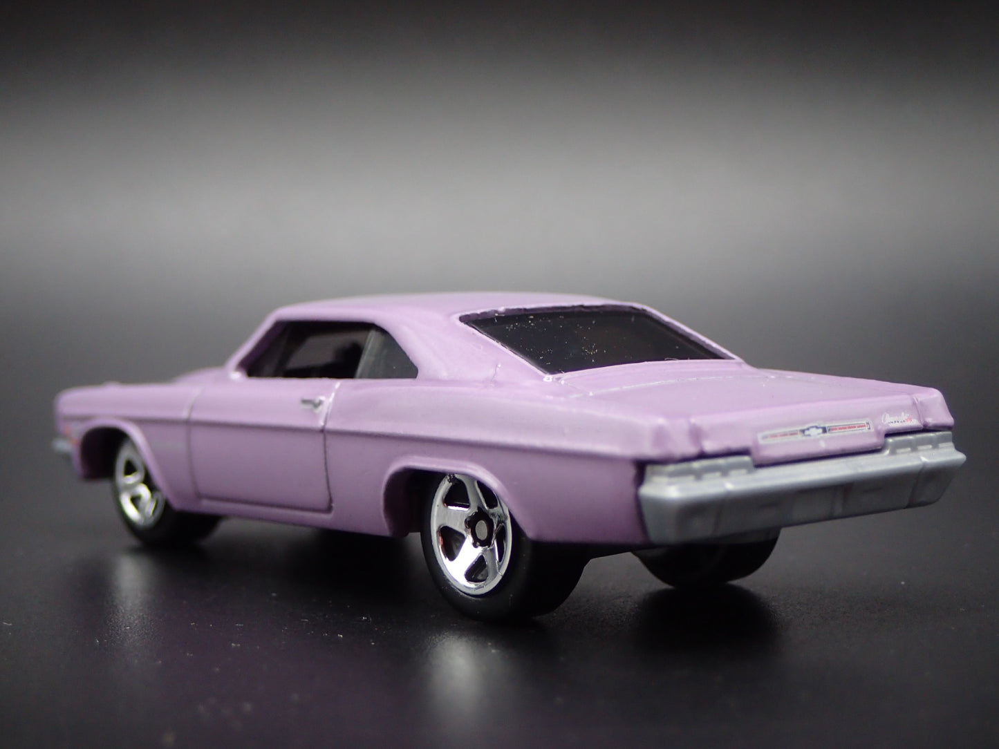 1966 66 CHEVY CHEVROLET IMPALA PURPLE 1:64 SCALE DIORAMA DIECAST MODEL CAR